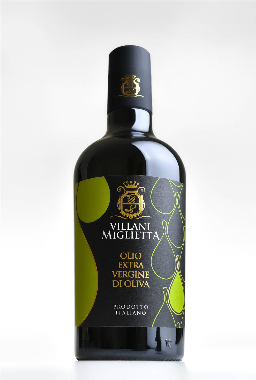 Olio Villani Miglietta, still life su fondo bianco